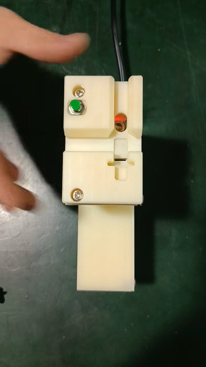 Pevný automatický napínací a řezací stroj na stahovací pásky (indukční spouštěč) JW-SLQ