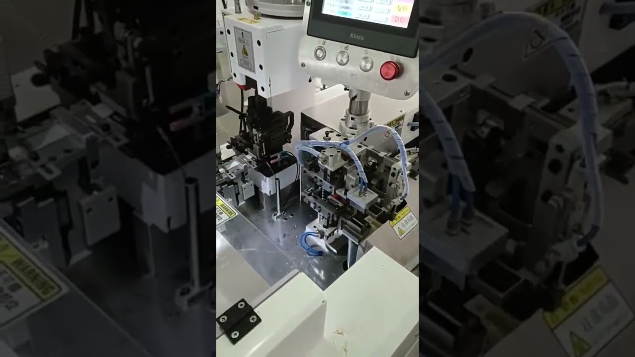Plně automatický dvouhlavý stroj na cínování a krimpování – speciální provedení pro kabelové svazky
