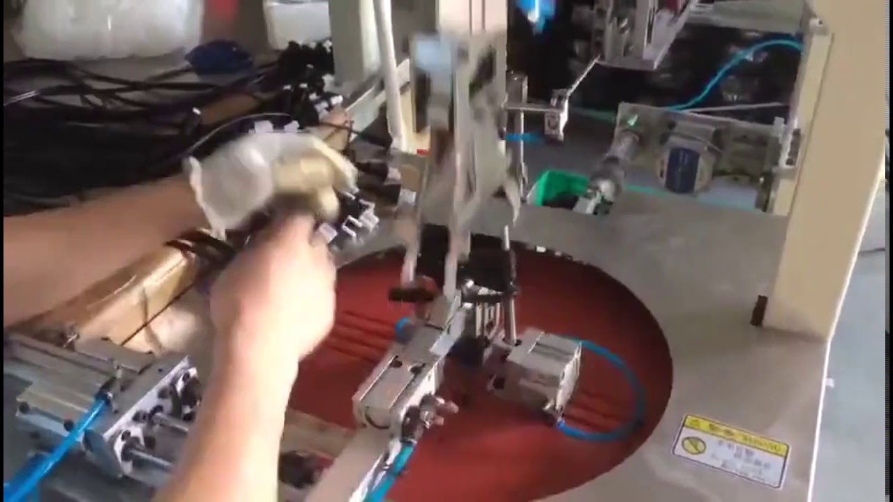 Vysokorychlostní automatický stroj na navíjení a vázání drátů do tvaru 8 pro silné dráty WPM 81B