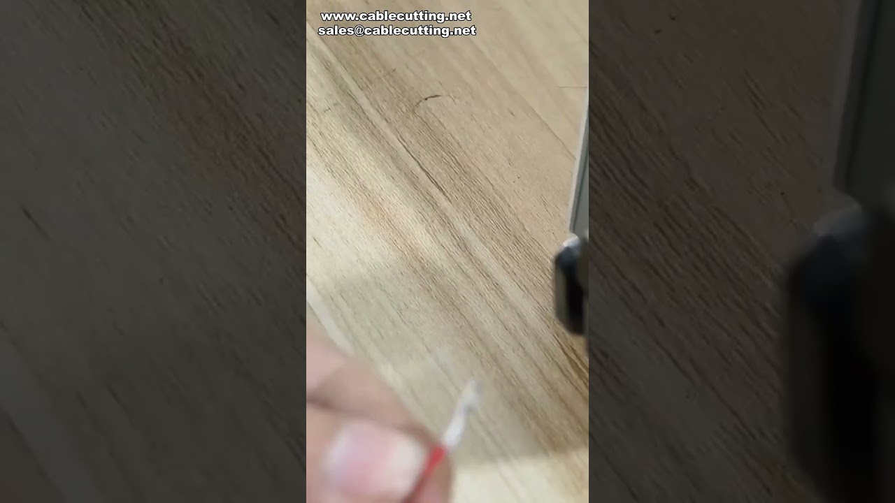 Elektrický krimpovací stroj pro snadné krimpování různých terminálů