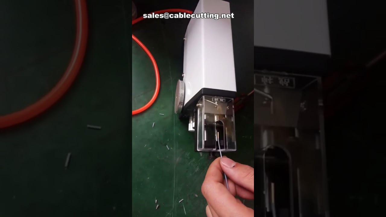 AM-406 Odizolovávač kabelů – Elektronický a pneumatický stroj pro vícežilové kabely