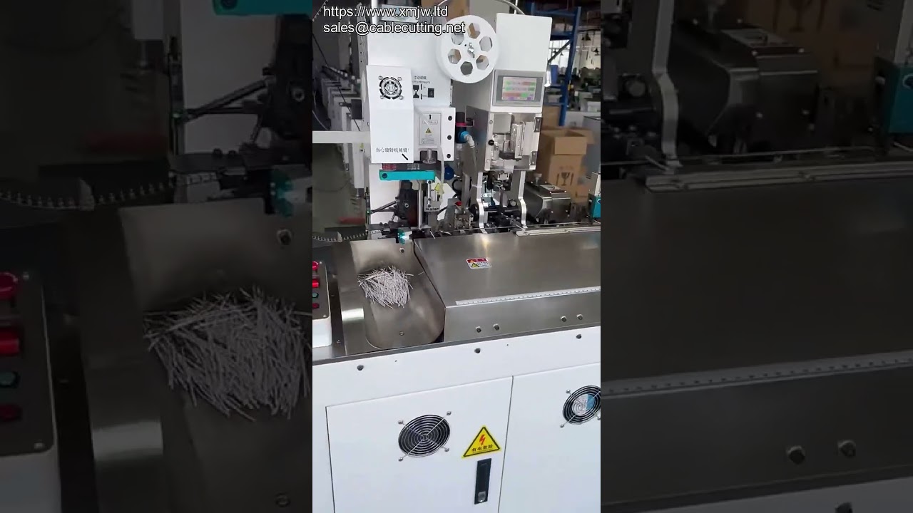 Plně automatický vícepolohový krimpovací stroj na kontakty s odizolováním a pocínováním drátů