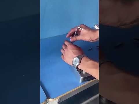 Malý stolní poloautomatický mini USB vstřikovací lis na plasty
