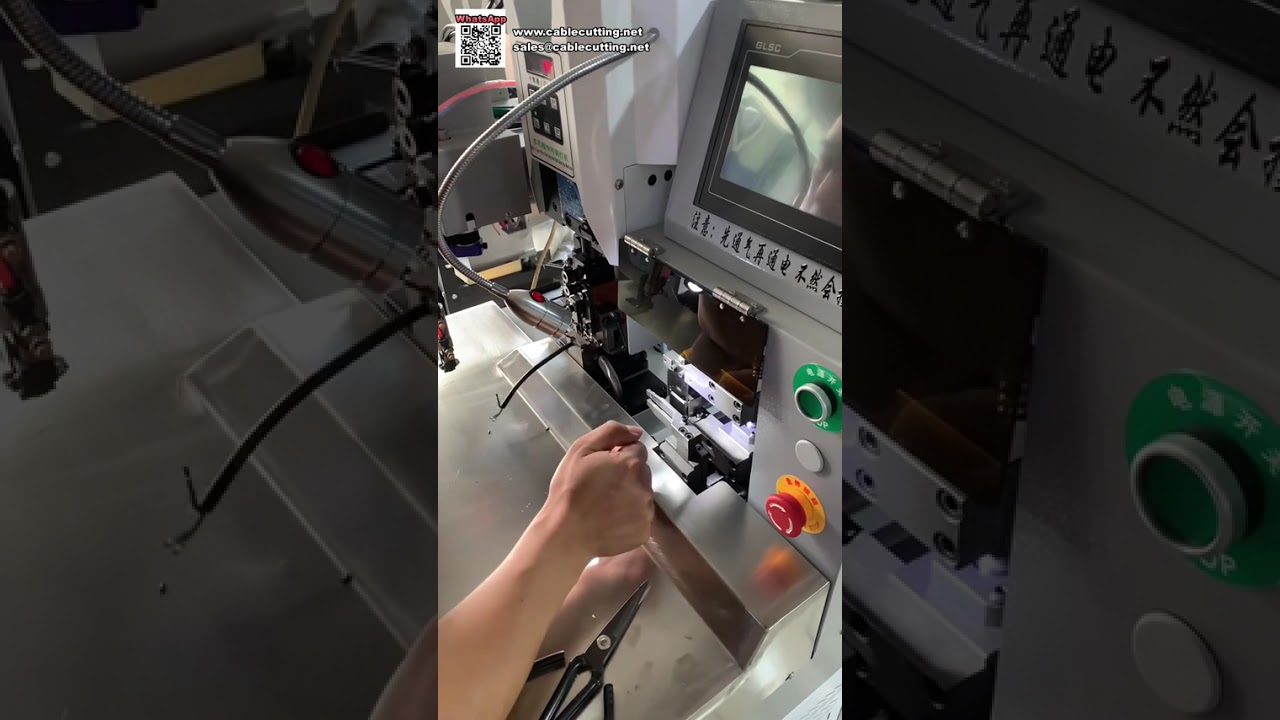 Elektrický stroj na odizolování a krimpování vícežilových vodičů — jedno zařízení pro více specifikací