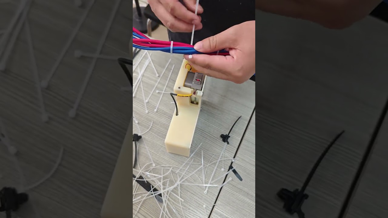 Kompaktní automatický nástroj na kabelové pásky, univerzální napínání a stříhání pro všechny kabelové svazky rychle