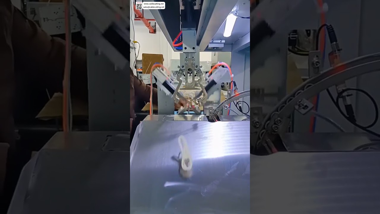 Automatický stroj na vkládání silikonových kroužků  Perfektní nasazení pro zpracování kabelů o délce 63 cm