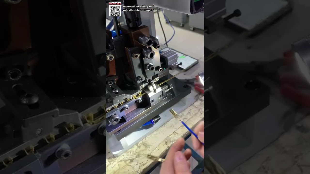 Přesný stabilní odizolovávací a krimpovací stroj pro jednotlivé vodiče pro různé požadavky na svazky
