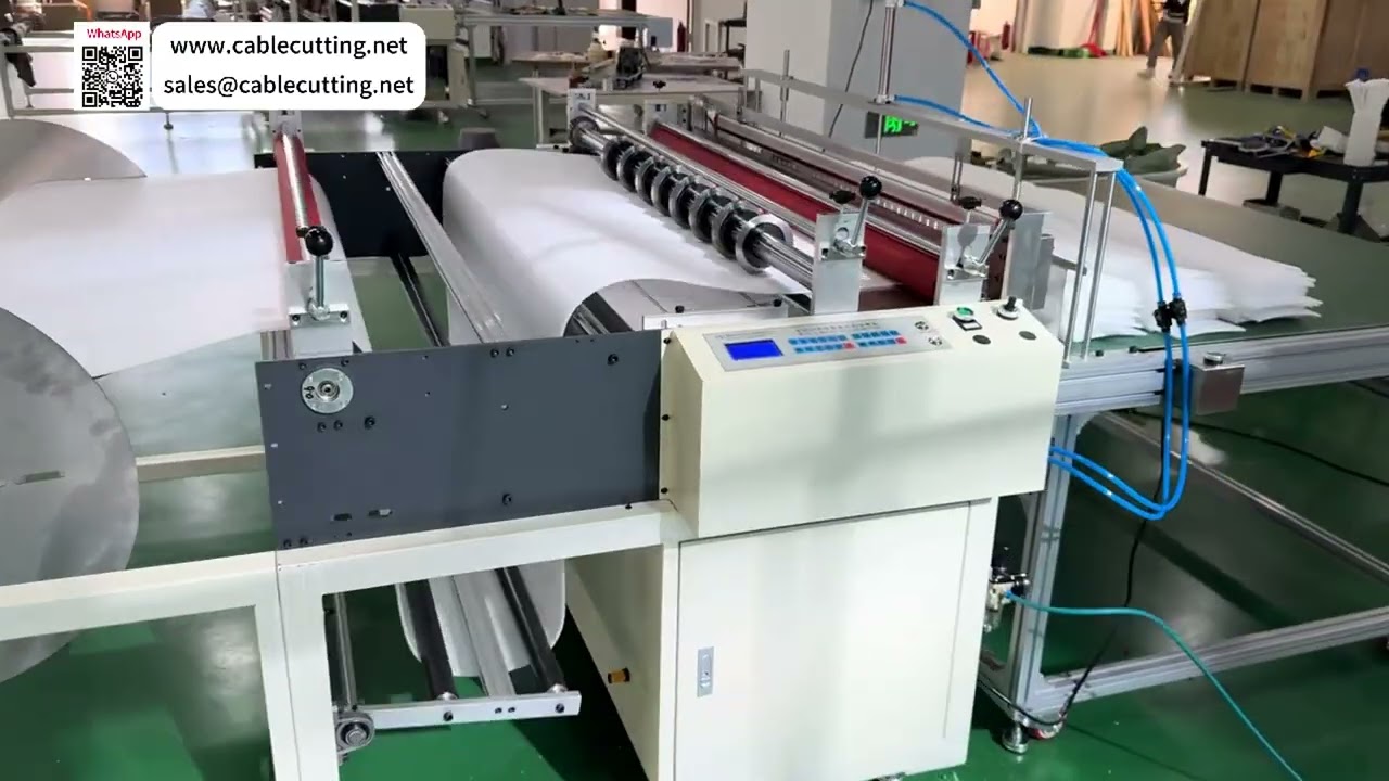 Operace systému EPE Pearl Cotton Slitting, Cross Cutting a Conveyor Auto Collecting